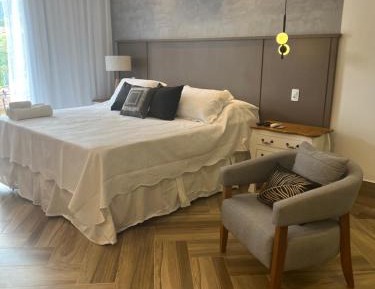 Deluxe Suite with Spa Bath