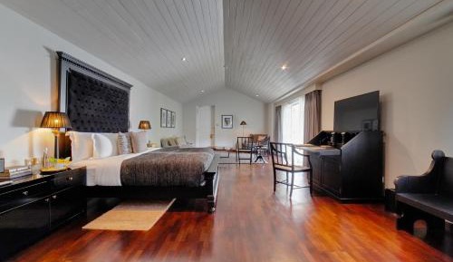 Deluxe Suite