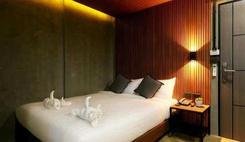 Standard Queen Room
