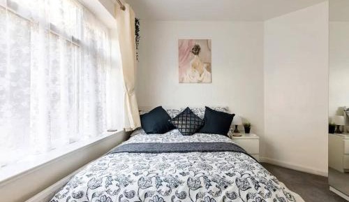 One-Bedroom Apartment - Non-Smoking