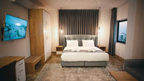 Rose Suite
