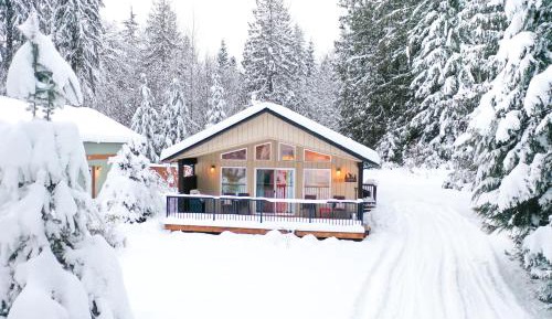 Three-Bedroom Holiday Home 