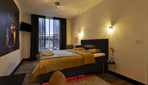Double Room with Private Bathroom