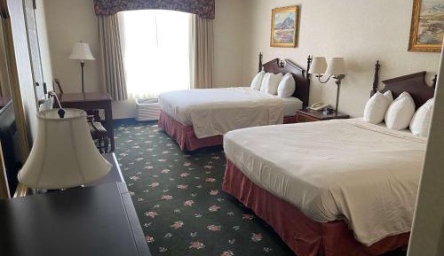Queen Room with Two Queen Beds and Sofa Bed - Non-Smoking