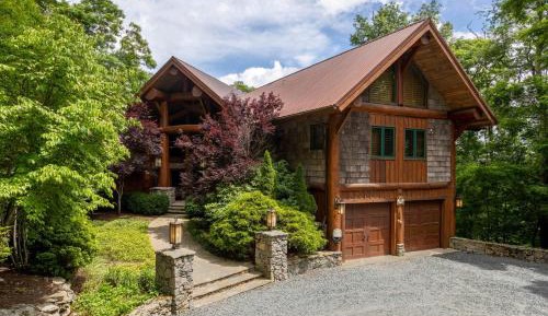 Five-Bedroom Holiday Home
