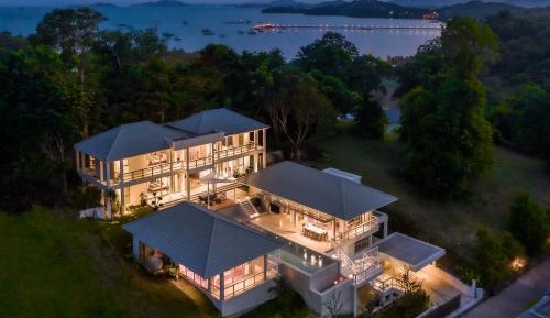 Villa with Sea View