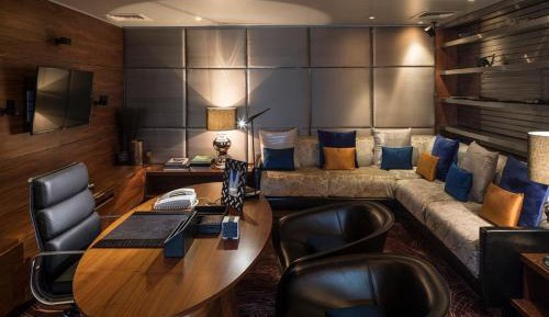 Presidential Suite with 25% off on food & beverage services and Late Check-Out upto 2 hours