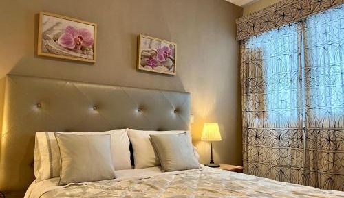 Two-Bedroom Apartment with Mountain View