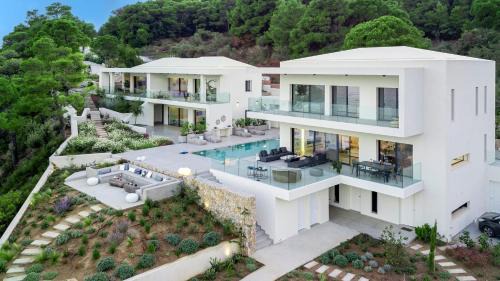 Seven-Bedroom Villa