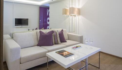 One-Bedroom Suite with Balcony