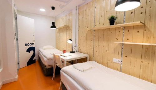 Standard Twin Room with Shared Bathroom