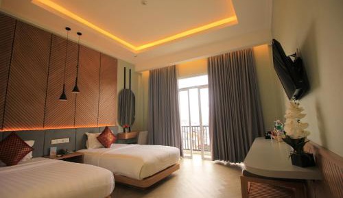 Grand Deluxe Twin Balcony	