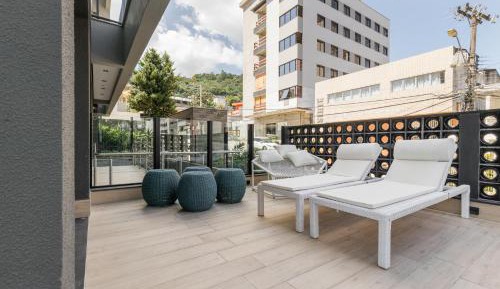 Apartment with City View