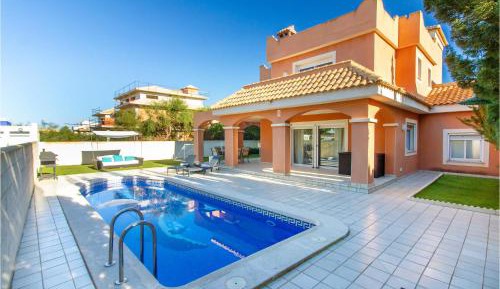 Four-Bedroom Holiday Home