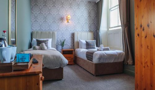 Twin Room with Private Bathroom