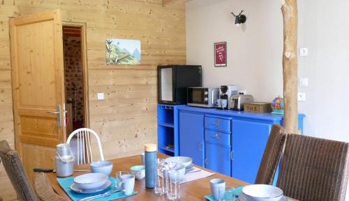 Double or Twin Room with Mountain View