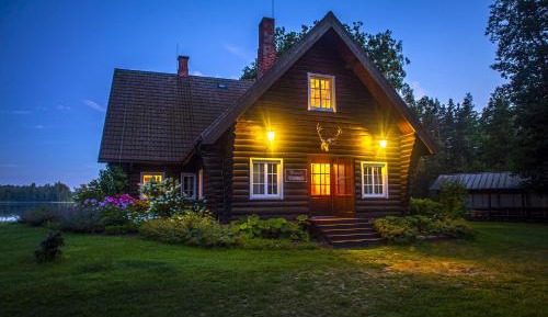 Seven-Bedroom House