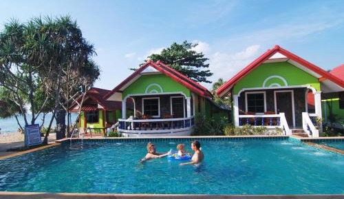 Deluxe Bungalow with Air-Conditioning (3 Adults)