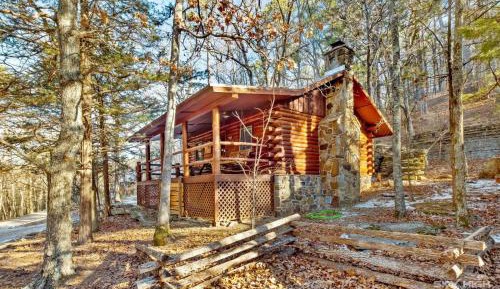 Whitetail One-Bedroom Cottage with Spa Bath – Forest View