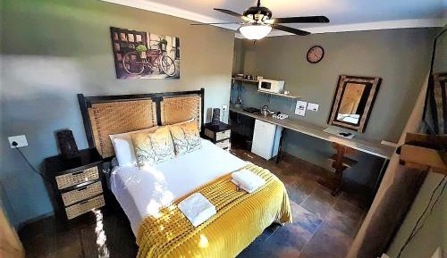 Standard Queen Room