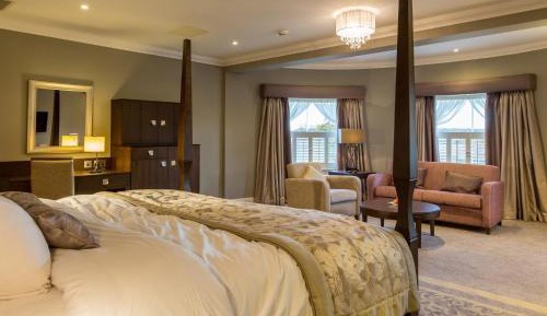 Four Poster Suite 