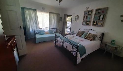 Deluxe Room (2 Adults + 1 Child)