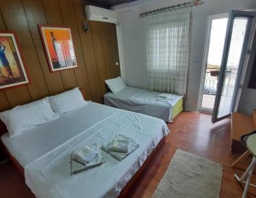 Apartment with Lake View