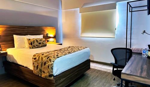 Queen Room - Non-Smoking