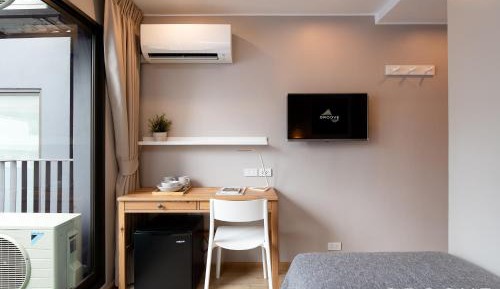 Economy Queen Room