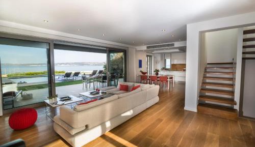 Villa - Beach Front