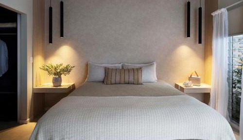 Deluxe King Suite