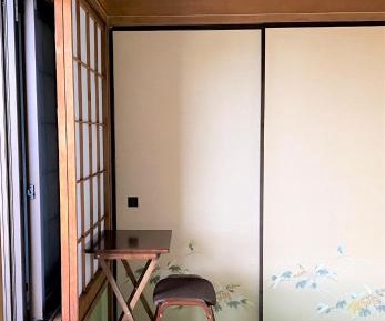 Apartment With Shared Bathroom