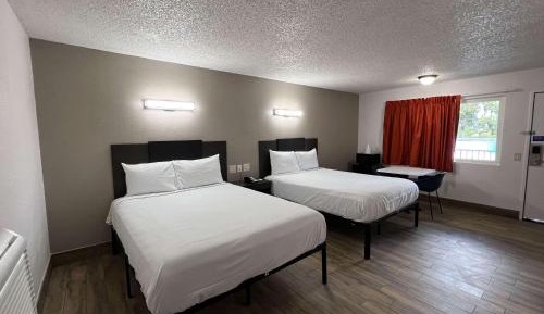 Deluxe Queen Room with Two Queen Beds - Non-Smoking