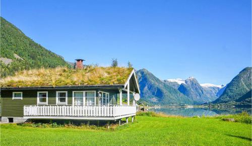 Three-Bedroom Holiday Home 