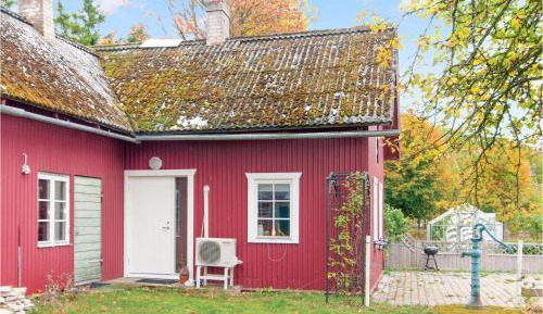 One-Bedroom Holiday Home