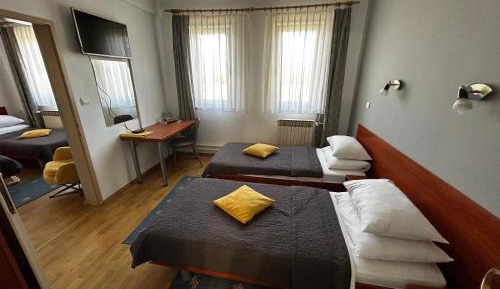 Quadruple Room with Private Bathroom