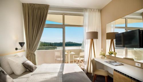 Superior Double Room with Sea View and Balcony