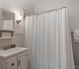 Mansion Room 8 