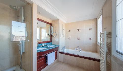 Penthouse Suite