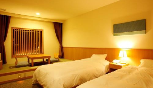 Single Room with Tatami Area and Park View