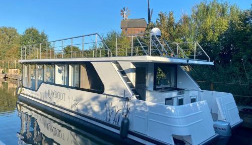 Swimming Luxboat