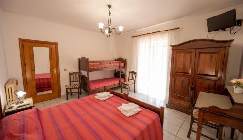 Quadruple Room with Terrace