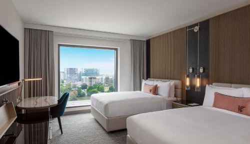 Guest room with 2 queen beds, no view