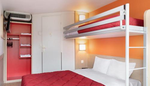 Triple Room (1 Double Bed + 1 Single Bed)