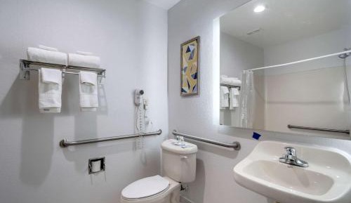 King Room Upper Floor - Disability Access/Non Smoking