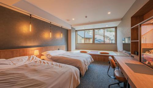 Superior Twin Room with City View