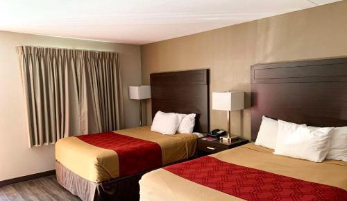 Queen Room with Two Queen Beds - Non-Smoking