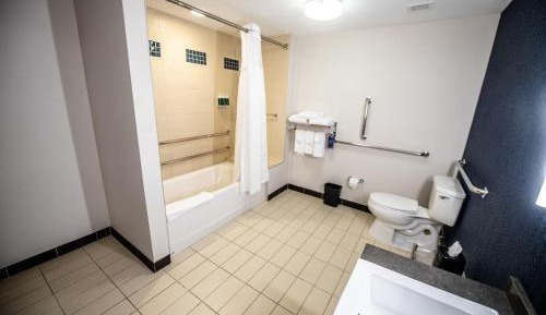 Suite, 2 Queen, Sofa bed