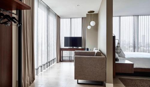 Executive Junior King Suite - Executive Lounge Access