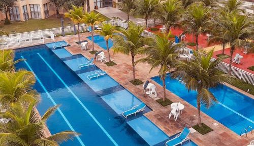 Apartment with Pool View 